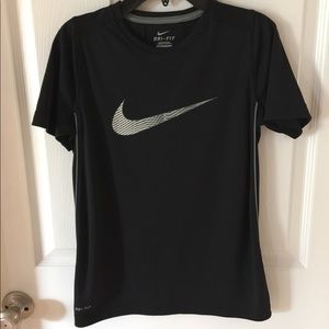 Boys medium Dri-Fit Nike short-sleeve t-shirt